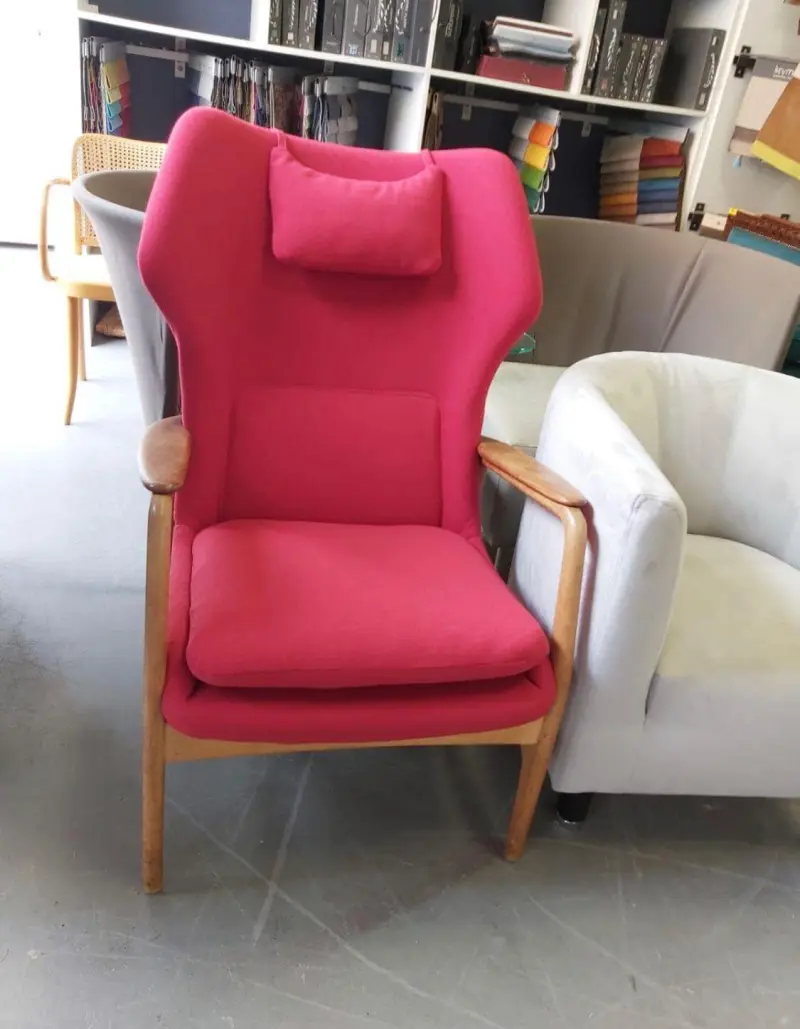 Volledig gerestaureerde fauteuil met roze bekleding
