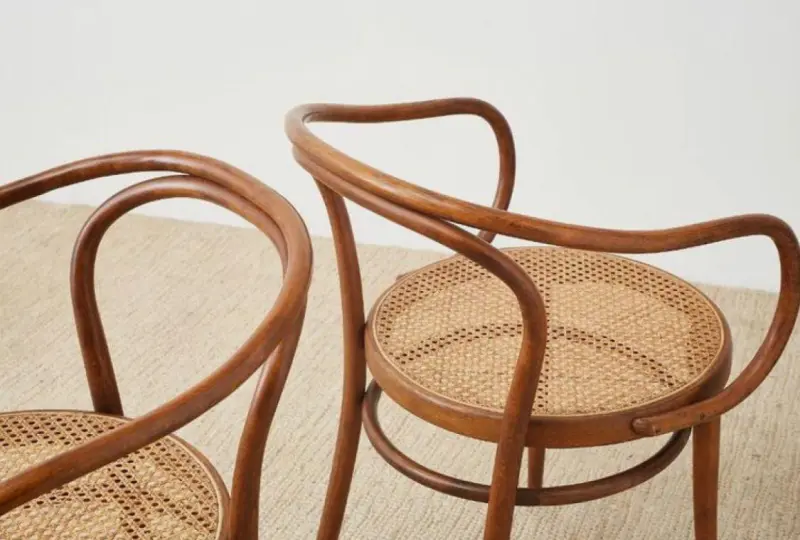 Thonet stoelen met rieten zitting