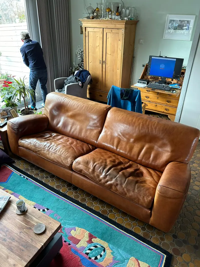 Doorleefde cognac leren bank